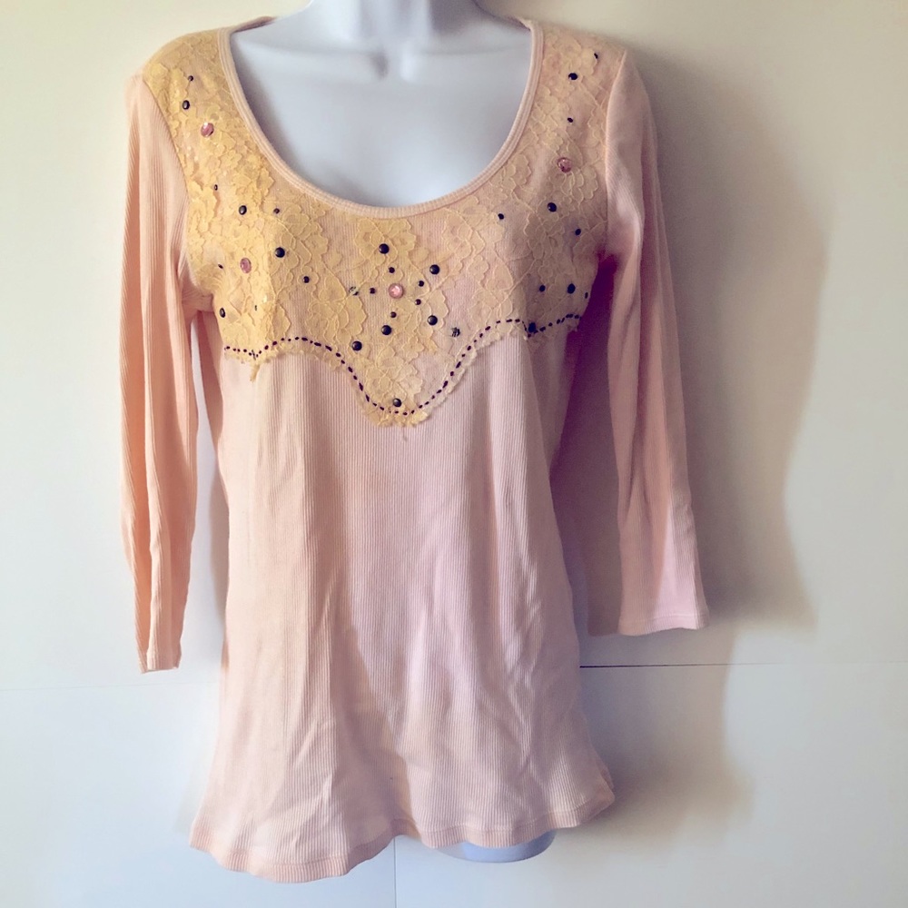 Pretty lacy pink top